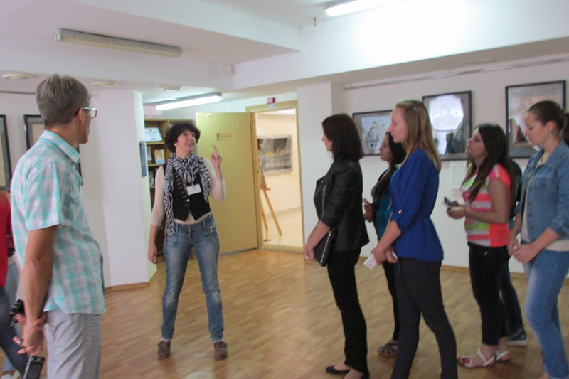 В отделе документов по искусстве