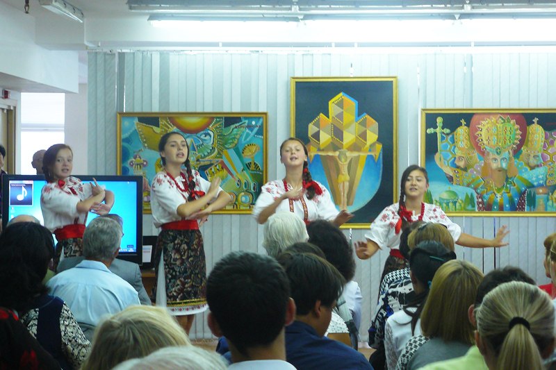 Фрагмент выступления юных артистов