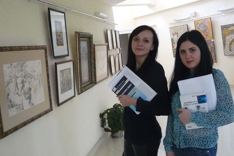 В читальный зал – через выставку «Человек читающий»