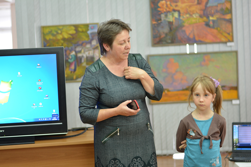 Зарема Хайрединова, руководитель Детской анимационной студии МАНюня при Малой академии наук «Искатель»; Ольга Попович, её ученица