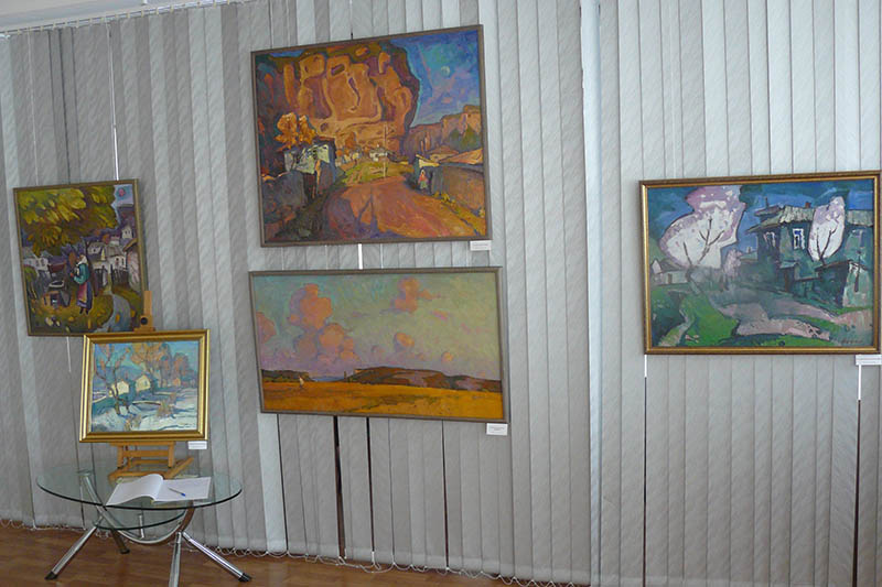 Главная стена мемориальной выставки. 2016. В отделе документов по искусству