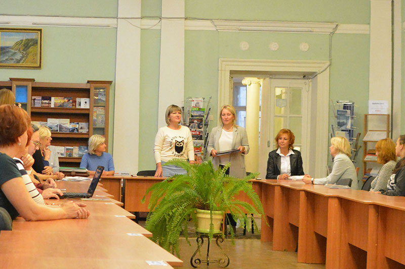 Подписание соглашения между Крымской республиканской универсальной научной библиотекой им. И. Я. Франко и Центральной городской библиотекой им. Л. Н. Толстого.