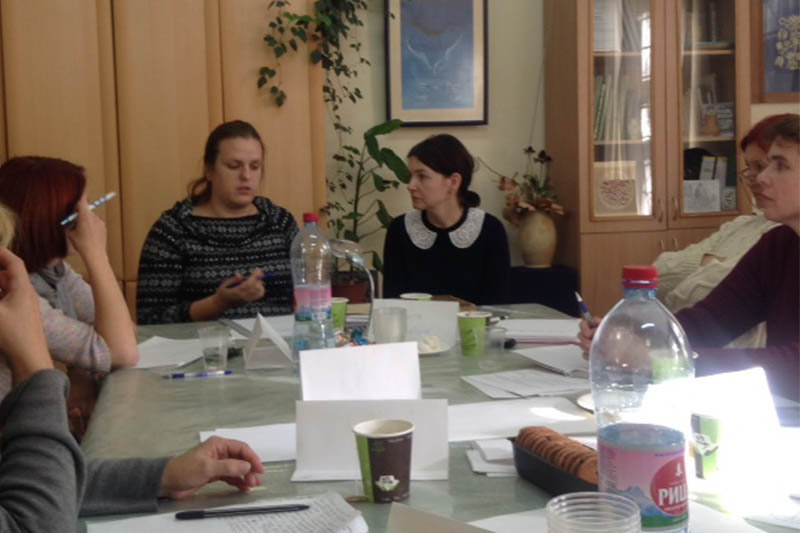 1. Художники-реставраторы сектора научной реставрации Всероссийской государственной библиотеки иностранной литературы им. М. И. Рудомино и участники семинара.