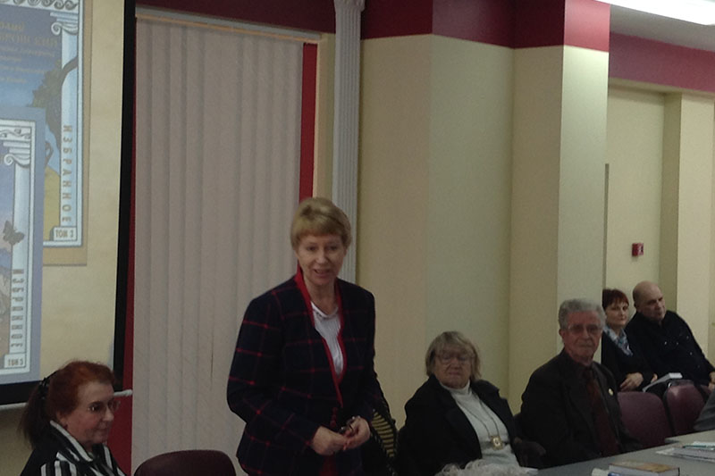 5. Член РОО «Союз писателей Республики Крым», литературный критик, лауреат премии им. А. Домбровского Людмила Русина