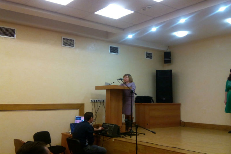 Заместитель директора КРУНБ им. И. Я. Франко Татьяна Иванченко приветствует гостей мероприятия.