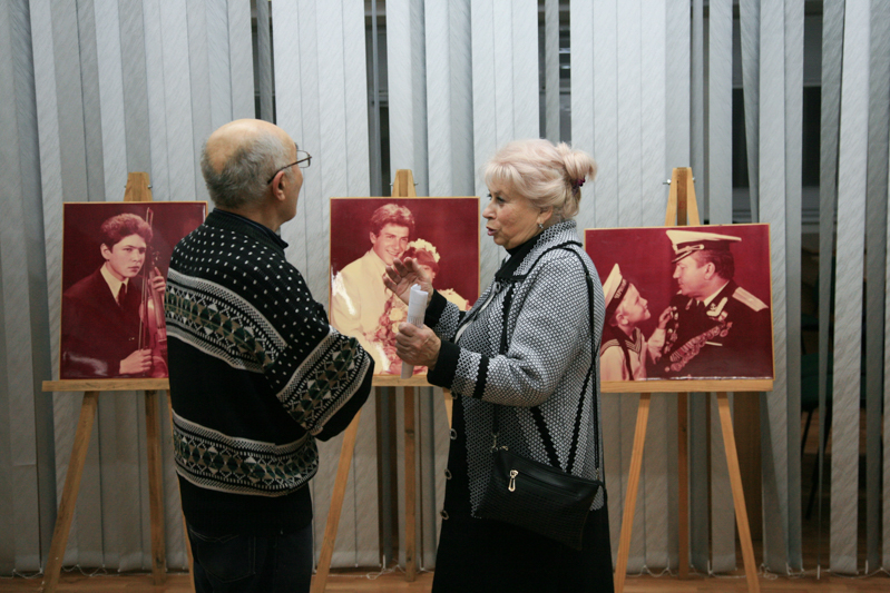 Гости фотовыставки.