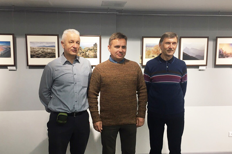 Фотографы Андрей Гусаченко, Александр Гущин и Алексей Пучков