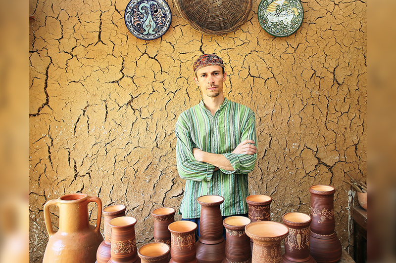 Художник декоративно-прикладного искусства Рустем Скибин