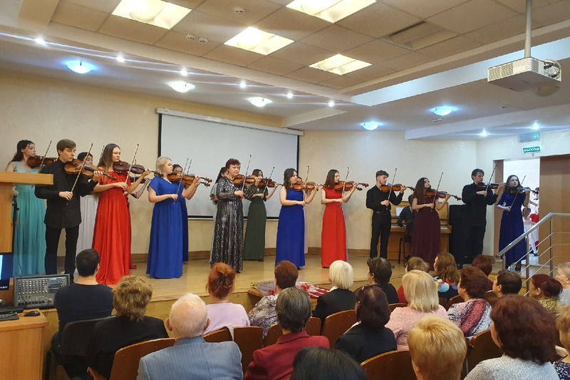 Ансамбль скрипачей