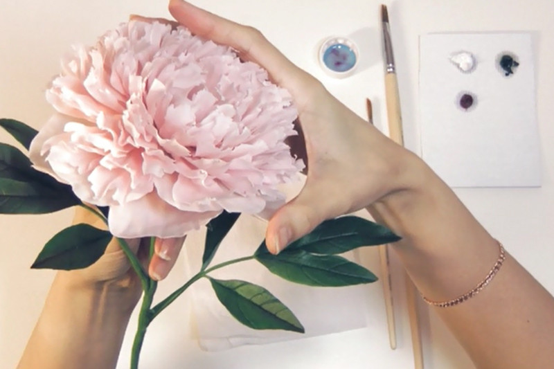 Создание из полимерной глины неувядающего цветка пиона