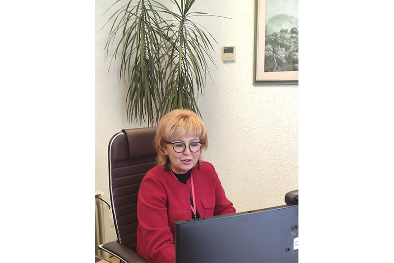 Директор Крымской республиканской универсальной научной библиотеки им. И. Я. Франко Елена Ясинова