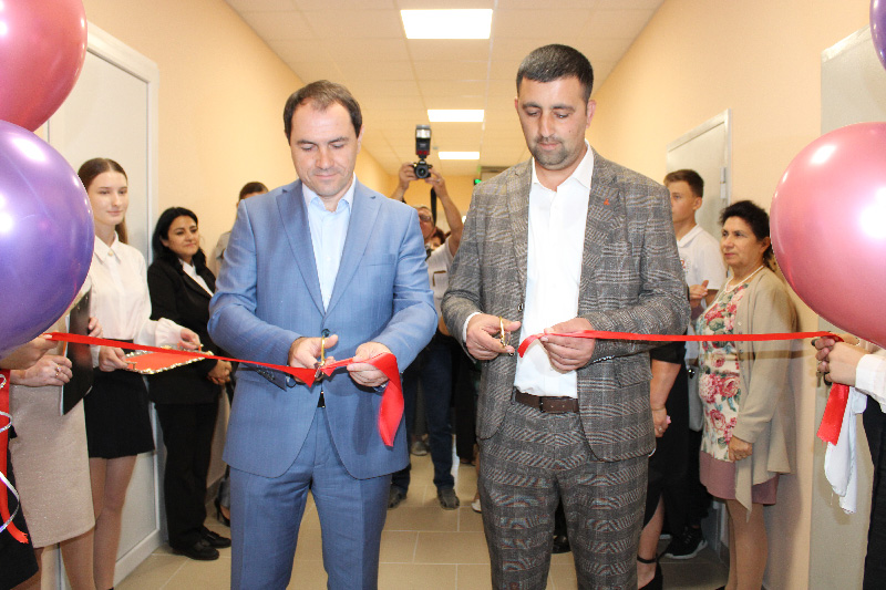 Заместитель директора Крымской республиканской универсальной научной библиотеки им. И. Я. Франко и заместитель Главы Администрации Ленинского района Республики Крым