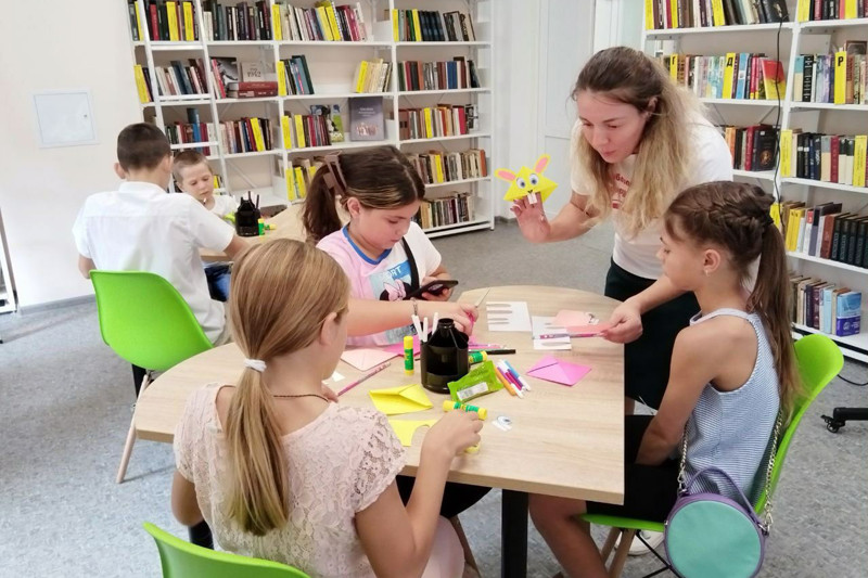 Торжественное открытие модельной библиотеки на базе Библиотеки семейного чтения Евпаторийской ЦБС