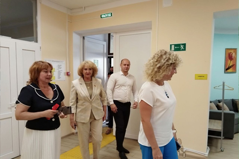 Торжественное открытие модельной библиотеки на базе Библиотеки семейного чтения Евпаторийской ЦБС